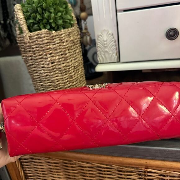 Victoria’s Secret Red Quilted Makeup Cosmetic Travel Bag - Picture 5 of 9